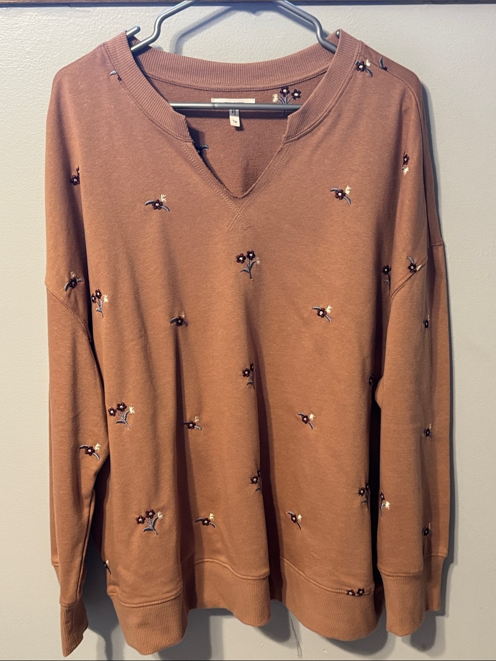 Maurice’s NWOT Embroidered V-Neck Sweatshirt - Brown